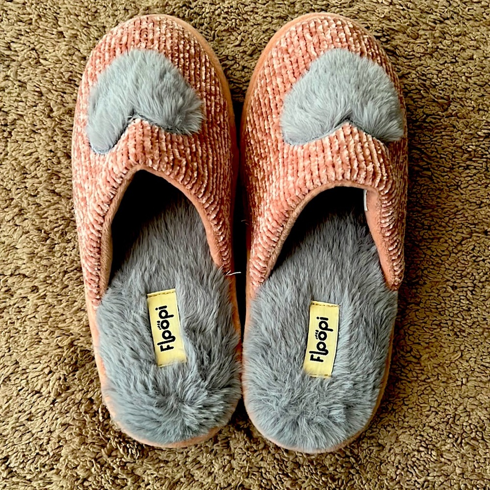 Floppi Libi Chenille Heart ♥️ Slippers